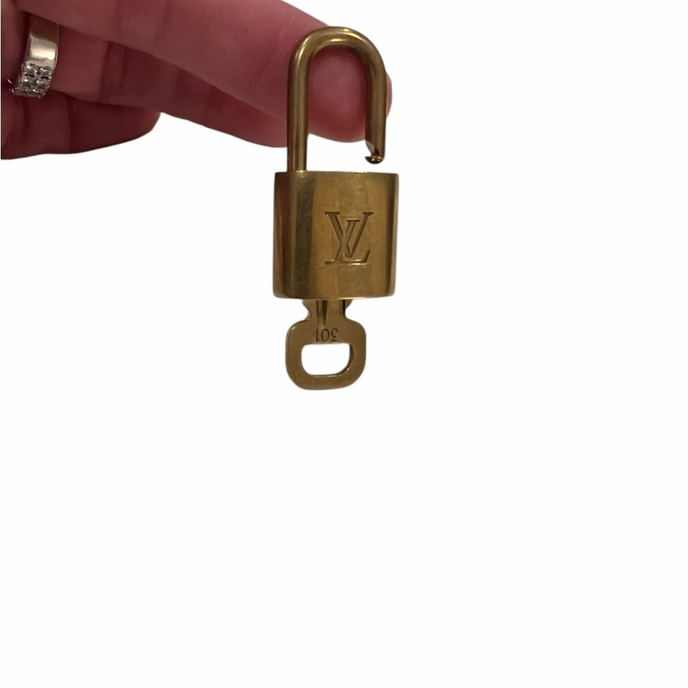 Louis Vuitton Brass Padlock with Key No. 301 | Authentic Vintage LV Lock